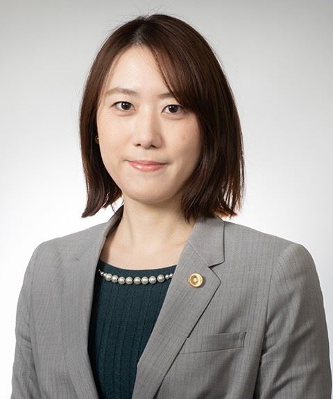 小出 麻緒 弁護士